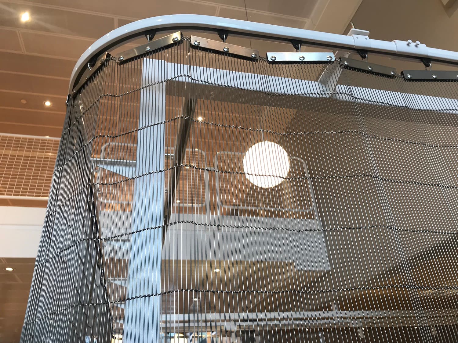 Rail for medium-heavy metal draperies