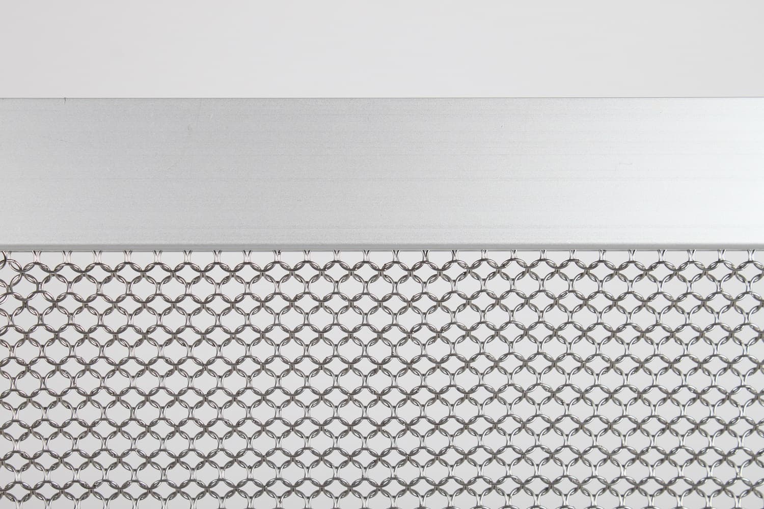Metal mesh directly from the rail for lighter metal mesh