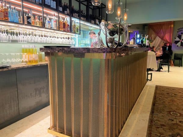 Coup d état, restaurang