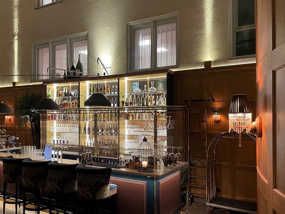 Pahlfer Kung Carl Brass Bar