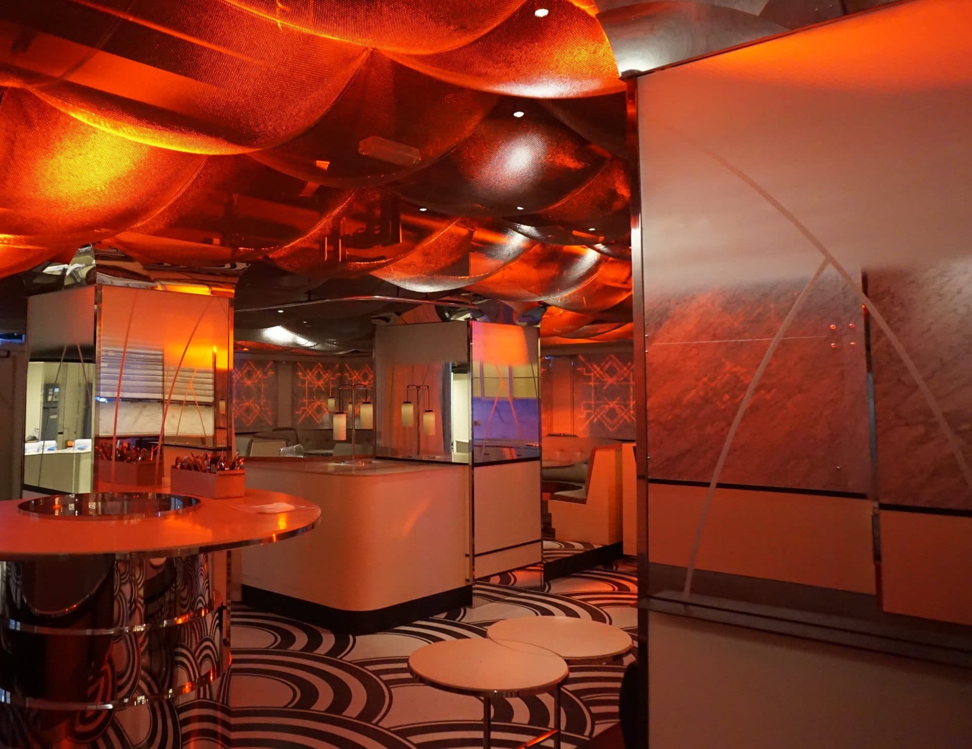 Pahlfer Metropol – metallnät Chainex 07 – belyst