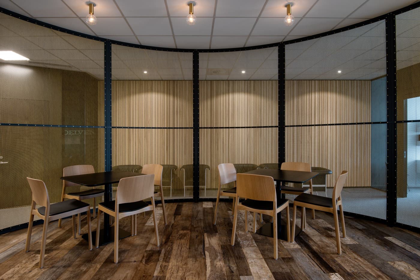 Pahlfer Inredning AB Screen – Metal mesh D.914 Brass